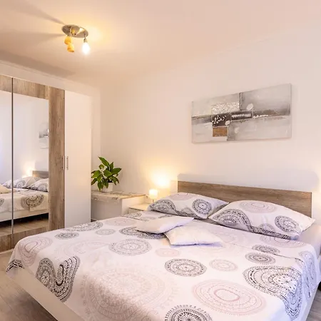 Appartement Roko 1 - Hr-08028-01 By Interhome